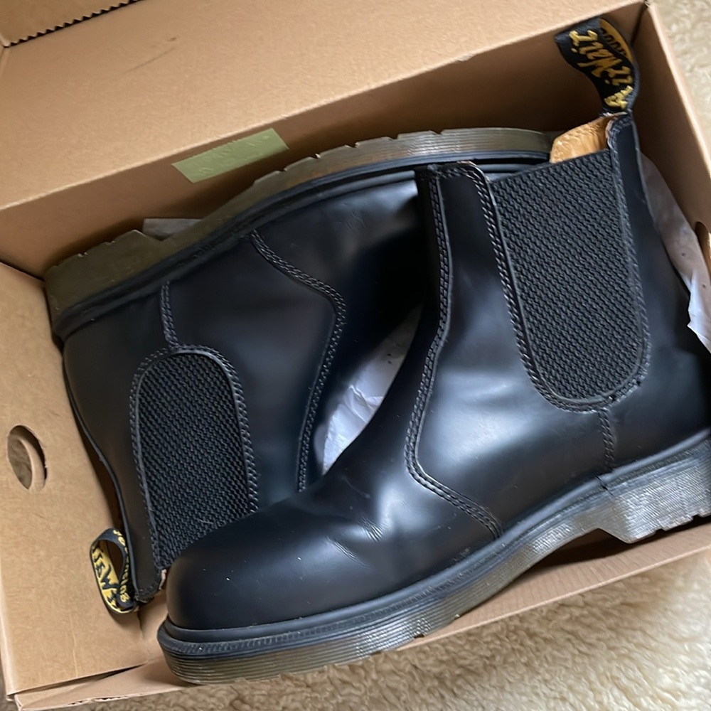 Doc Marten Chelsea Boots